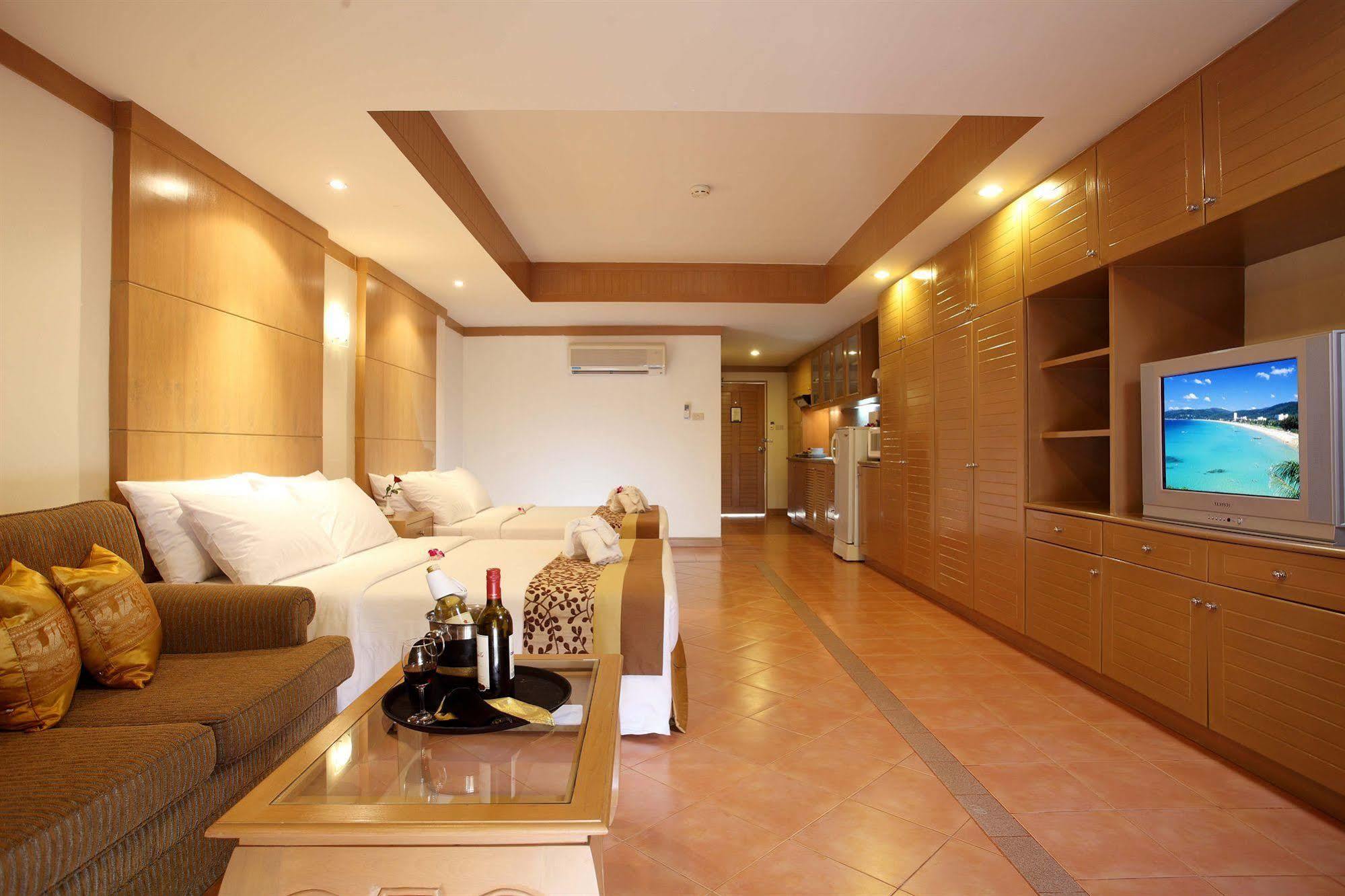 Horizon Patong Beach Resort And Spa Kültér fotó